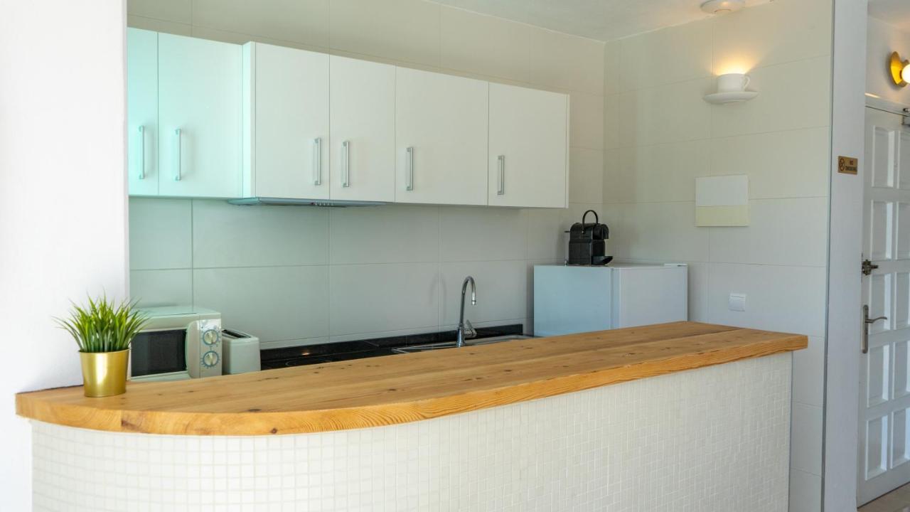 Tabbu Ibiza Apartments Playa d'en Bossa Bagian luar foto