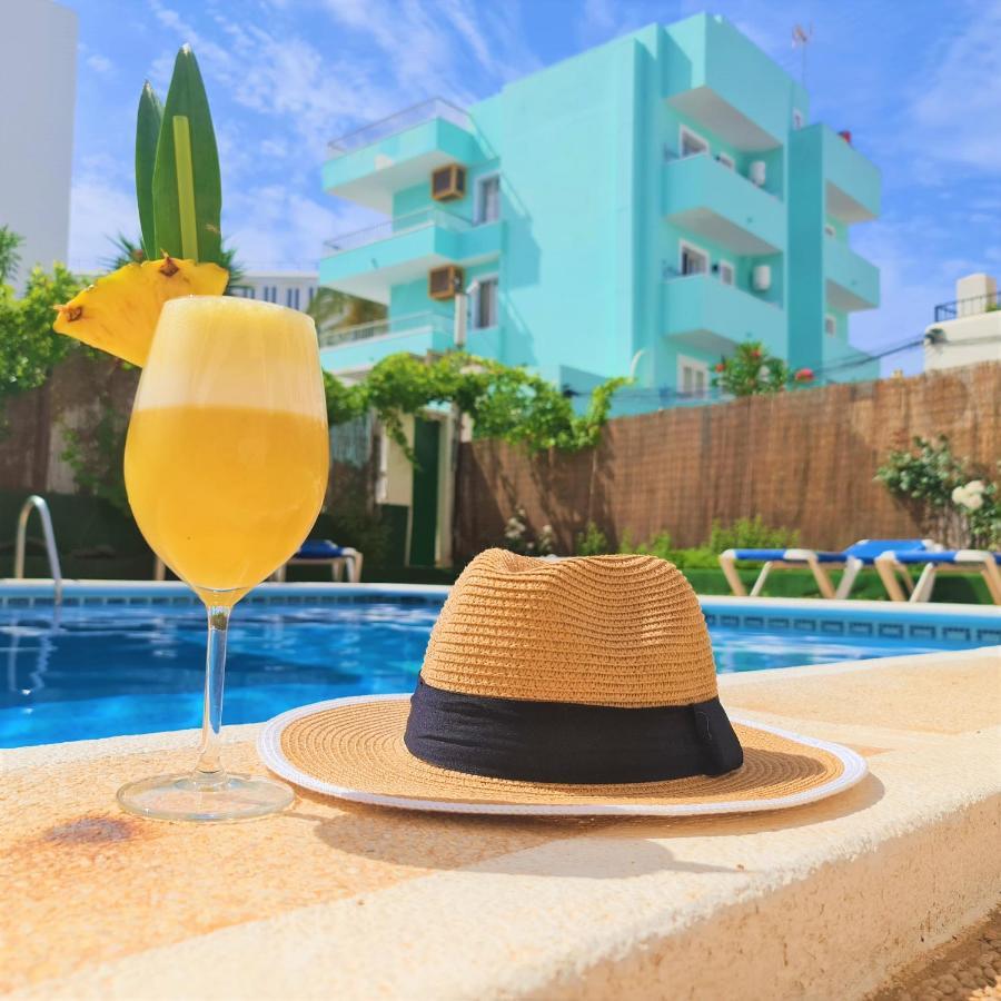 Tabbu Ibiza Apartments Playa d'en Bossa Bagian luar foto