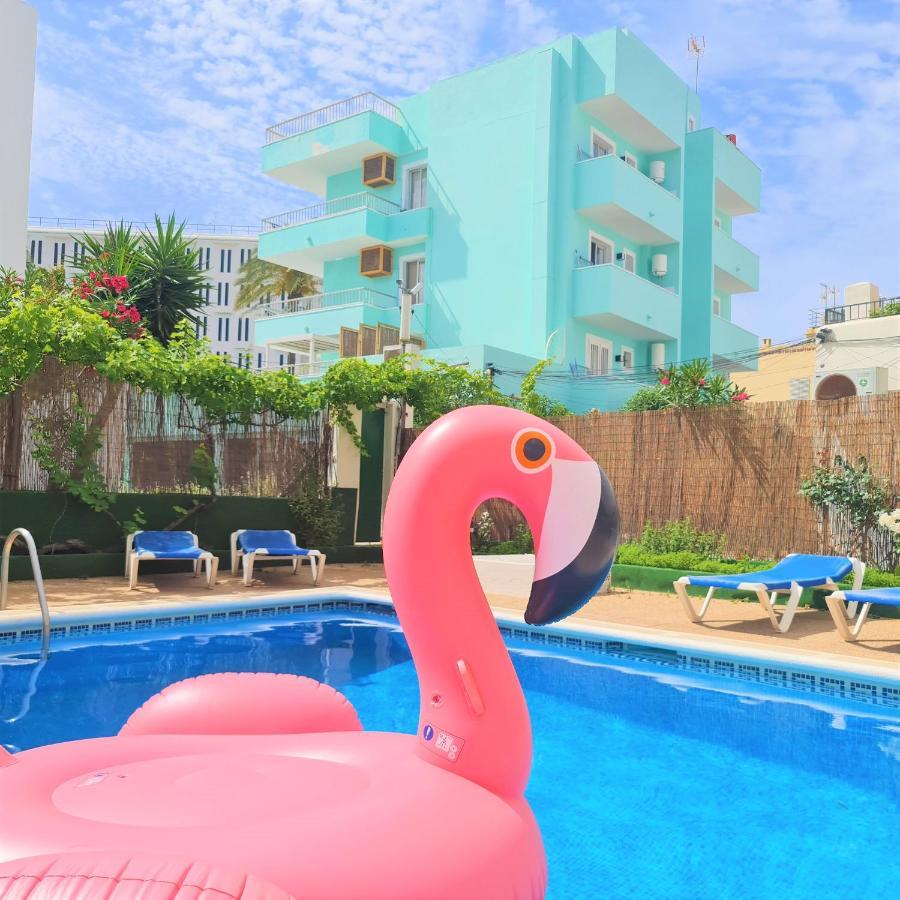 Tabbu Ibiza Apartments Playa d'en Bossa Bagian luar foto