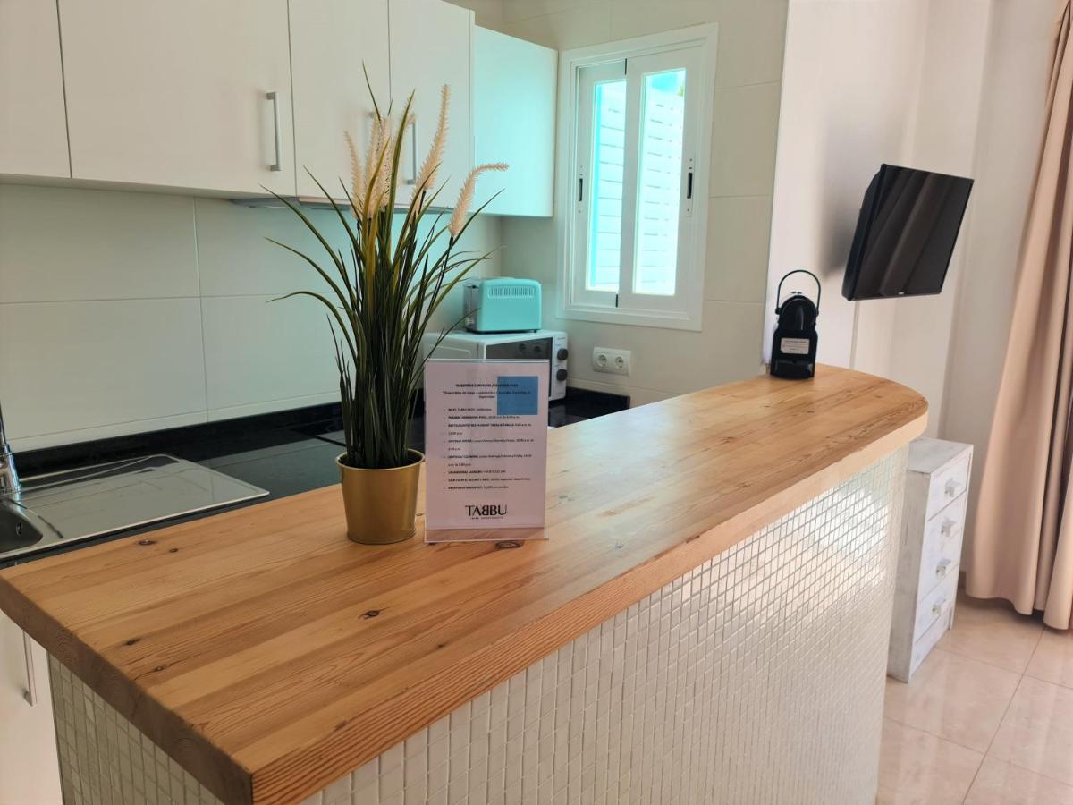 Tabbu Ibiza Apartments Playa d'en Bossa Bagian luar foto