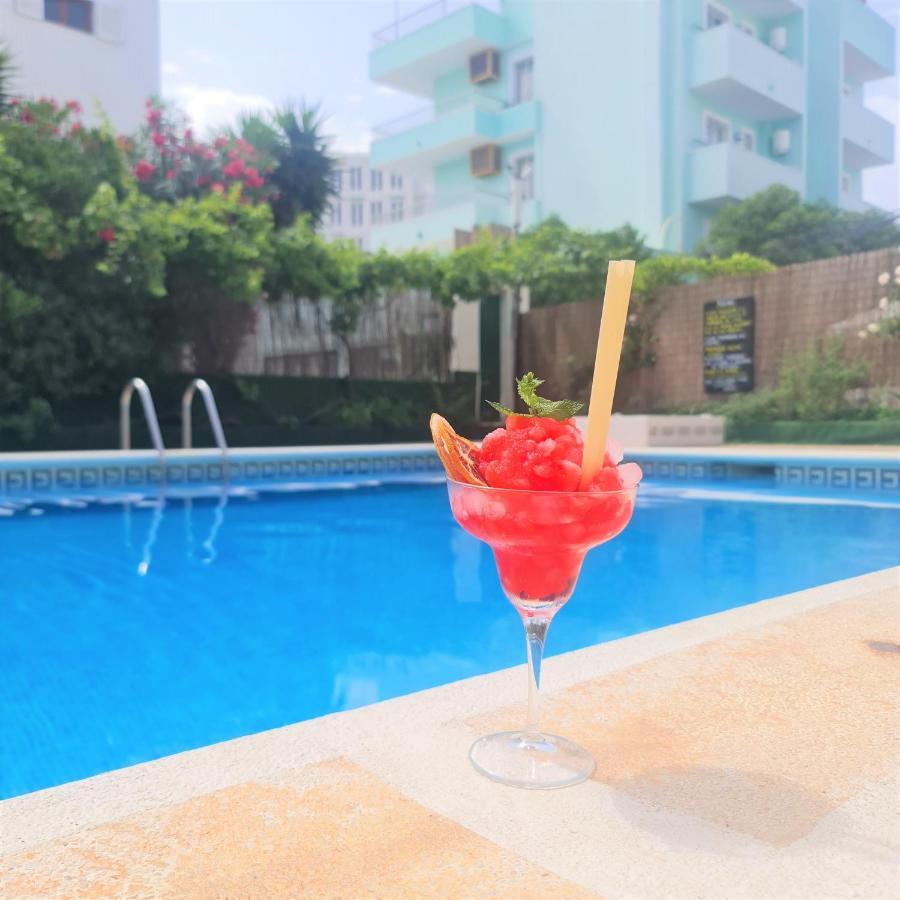 Tabbu Ibiza Apartments Playa d'en Bossa Bagian luar foto
