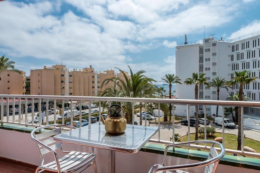 Tabbu Ibiza Apartments Playa d'en Bossa Bagian luar foto