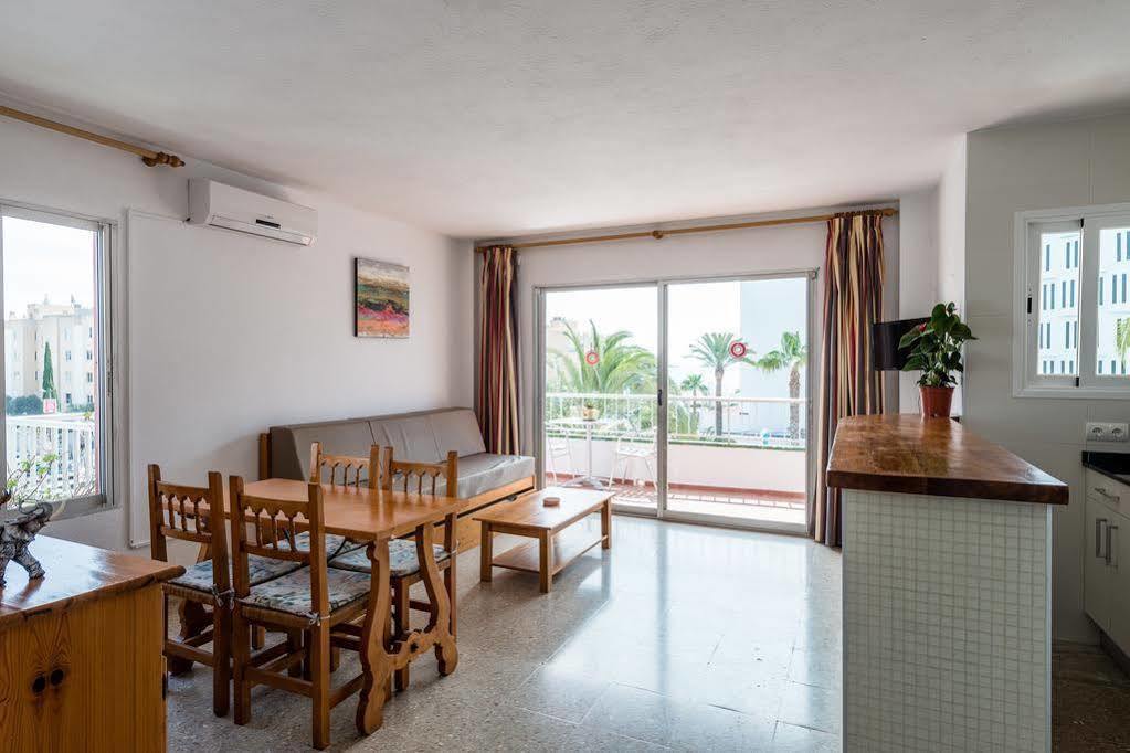 Tabbu Ibiza Apartments Playa d'en Bossa Bagian luar foto