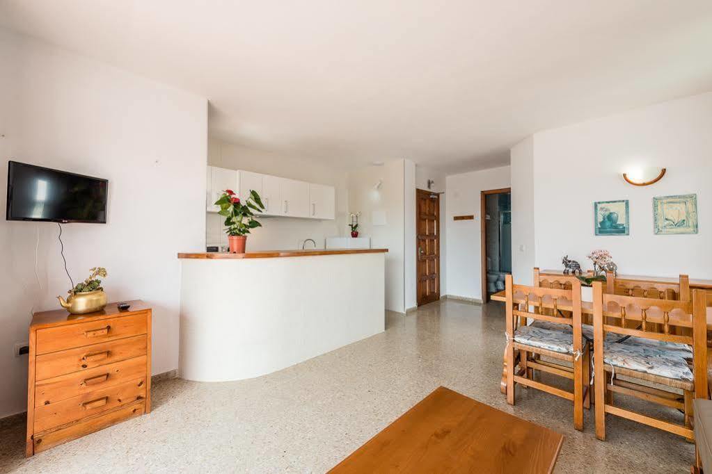 Tabbu Ibiza Apartments Playa d'en Bossa Bagian luar foto